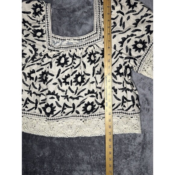 Christian Siriano NY Top  Blouse Size Small Crochet Lace Boho Floral Linen Blend - Picture 6 of 7